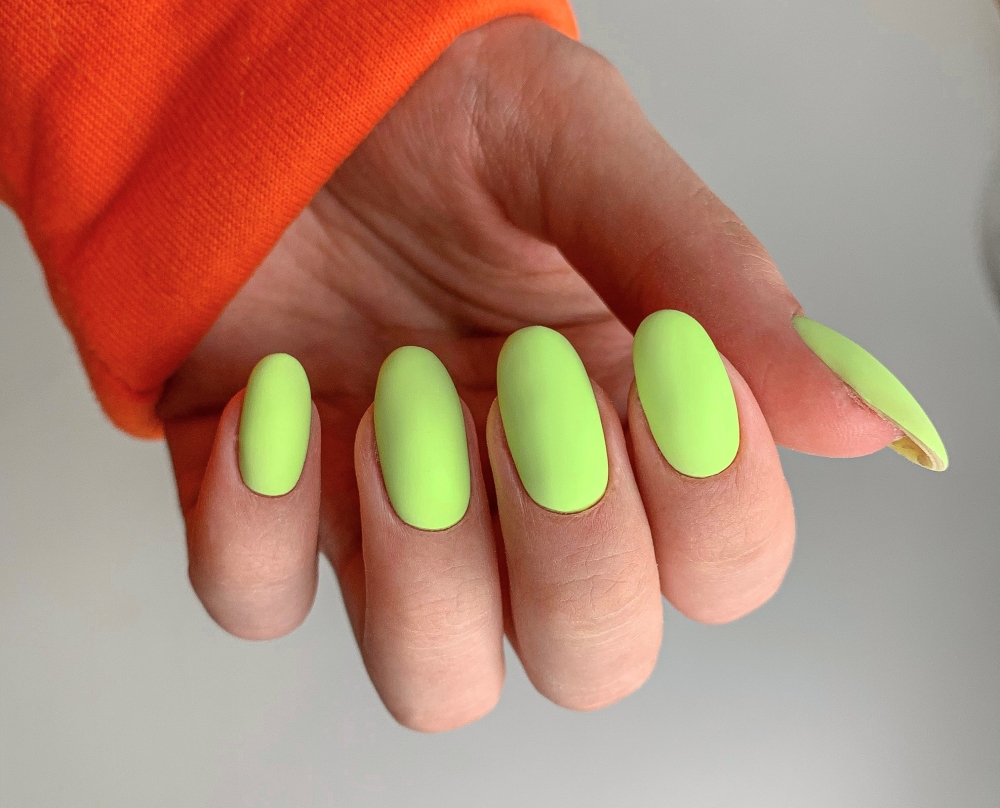 osveschaya manikyur kak eto mozhet izmenit obschestvennoe vospriyatie