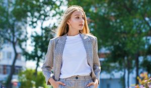 Почему базовая футболка — обязательная вещь в гардеробе каждого человека