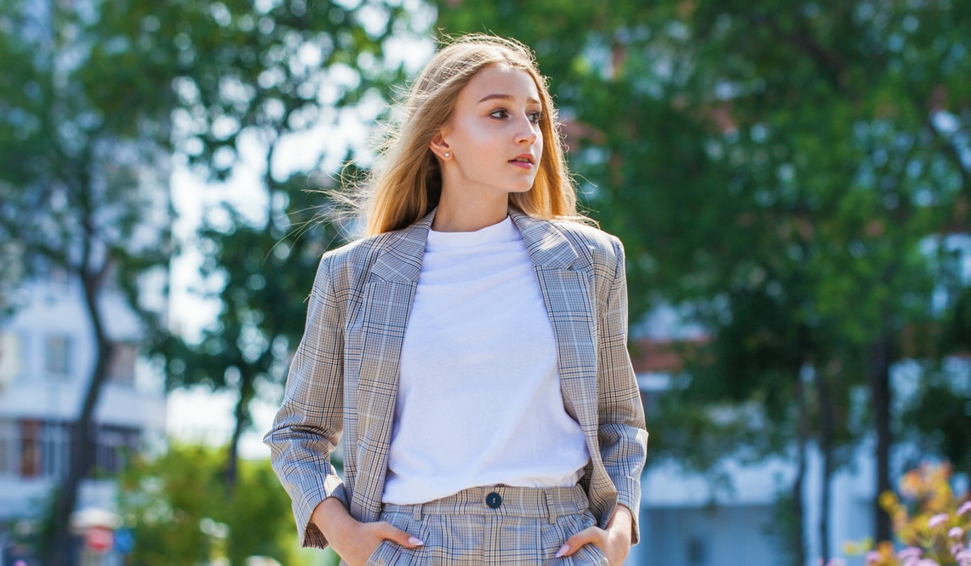 Почему базовая футболка — обязательная вещь в гардеробе каждого человека